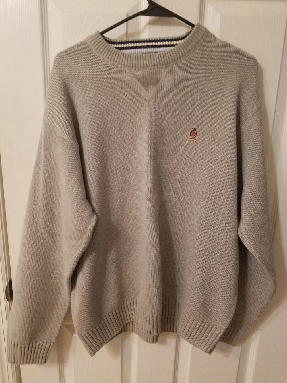 Tommy Hilfiger Men’s Sweater Gray  Size XL  Long Sleeve